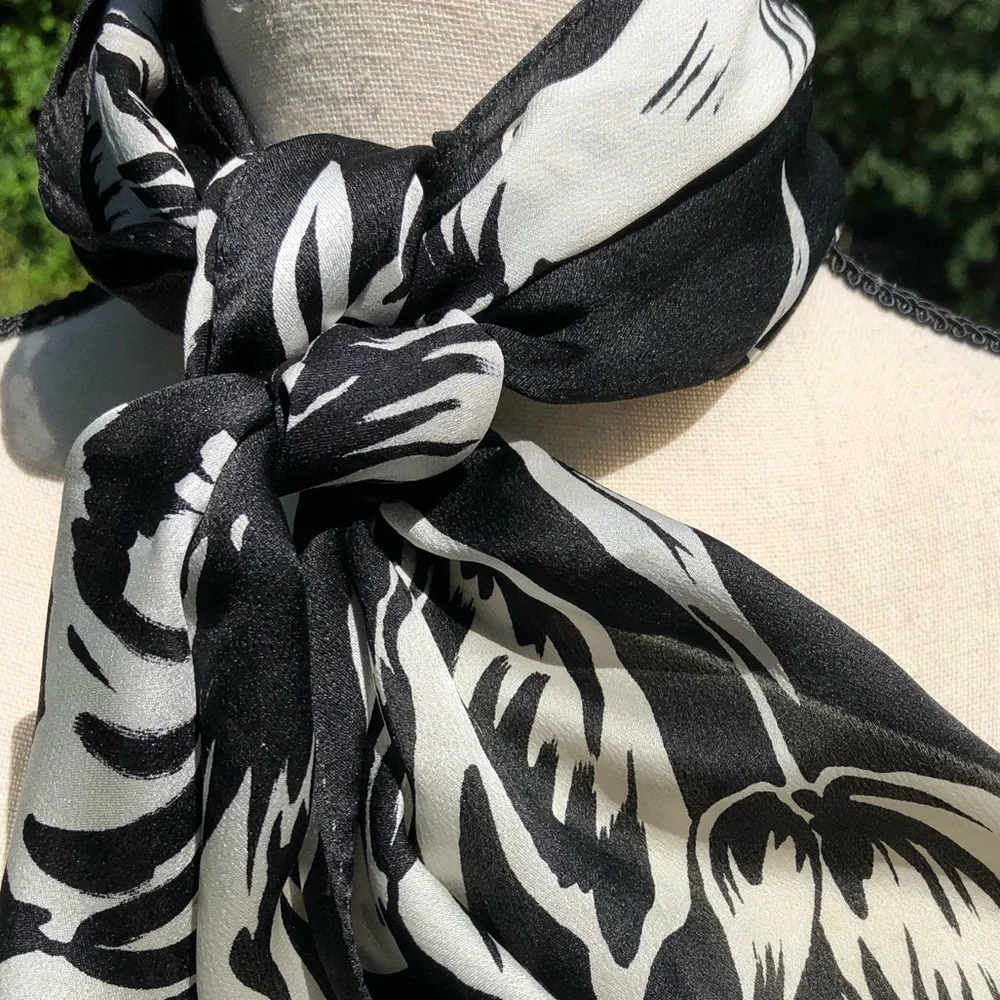 Black and Cream Floral Printed Silk Scarf | Jones New York